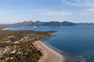 Waterline Holiday Home - Coles Bay - 1