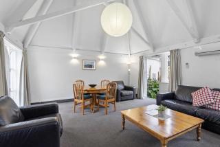 Camelot Motor Lodge - Christchurch - 3