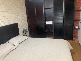 Italia boutique Apt 1 - 8