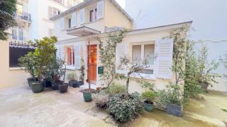 Small duplex house in Batignolles - París - 0