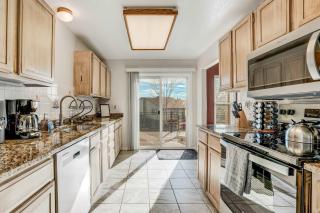 3BD Quiet Suburbs Restaurants & Parks - 8