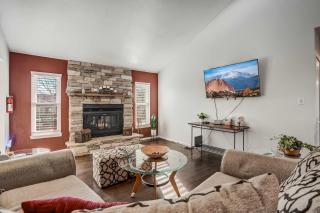 3BD Quiet Suburbs Restaurants & Parks - 3