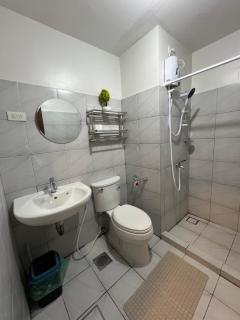 City Stay Studio near Cebu Uptown Pool Netflix Fast Wifi - 2