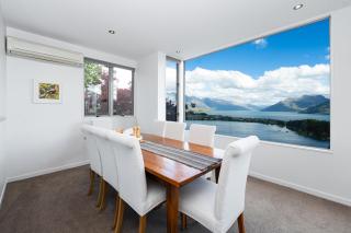 Panoramic Lake Wakatipu Escape - 3