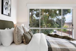 Mawson Lakes Retreat - 3BR, Wifi, Parking - Mawson Lakes - 8