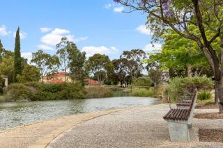 Mawson Lakes Retreat - 3BR, Wifi, Parking - Mawson Lakes - 7