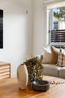 Mawson Lakes Retreat - 3BR, Wifi, Parking - Mawson Lakes - 3