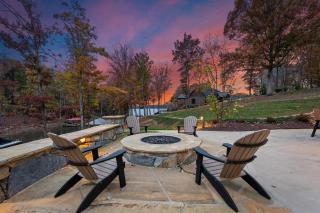 The Grand on Greenbay-7 bedrooms Sleeps 21 Modern new build - Mooresville - 2