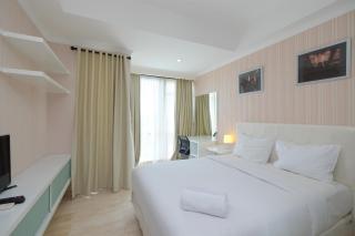 Homey and Comfy Studio Room at Menteng Park Apartment By Travelio - Jacarta - 7