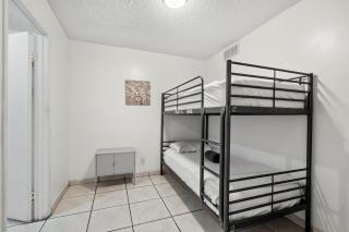 Crocodhouse early check in eight years hosting - Fort Lauderdale - 5