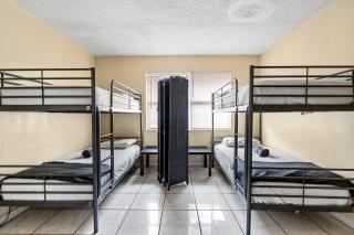 Crocodhouse early check in eight years hosting - Fort Lauderdale - 8