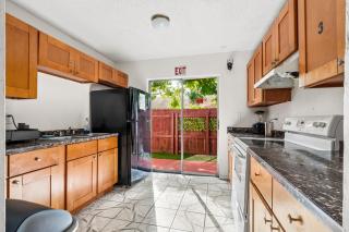 Crocodhouse early check in eight years hosting - Fort Lauderdale - 1