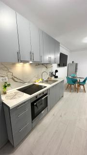 Modern Escape Cetate - 1