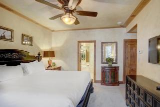 Beautiful Mountain View 2BR Condo - Ski-In Out condo - 1