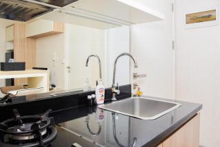Comfort and Homey 2BR at Springlake Apartment Bekasi By Travelio - Bekasi - 5