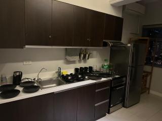 Modern 1BR Loft, City Center - Manila - 5
