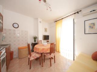 Apartments Mira - One Bedroom Apartment with Balcony A2 - Splitska - 9