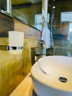 8 Plus Luxury Apartments - Negombo - 6