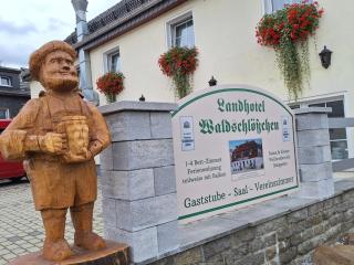 Landhotel Waldschlößchen mit Gaststube - Sohland - 9