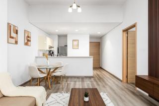 Waves - Elegant 1BR Near Metro & Dubai Creek Harbour - 5