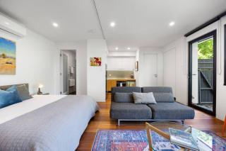 Lucent Art House - 4BR Unique Stay - Stirling - 9
