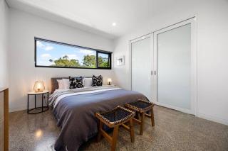 Lucent Art House - 4BR Unique Stay - Stirling - 8