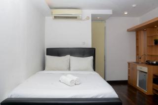 Fully Furnished with Cozy Design Studio Bassura City Apartment By Travelio - 2