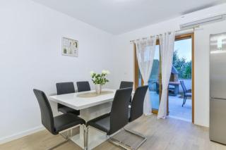 Villa with swimming pool, roof terrace, 50 meters from the beach- by TA Leut Agency - Zaton - 1