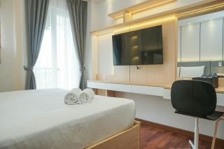 Quiet Studio Room Signature Park Grande Apartment By Travelio - Jakarta - 6