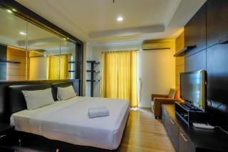 Fancy and Classic Studio Room at Bellezza Apartment By Travelio - Jakarta - 0