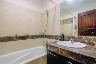 Fancy and Classic Studio Room at Bellezza Apartment By Travelio - 6