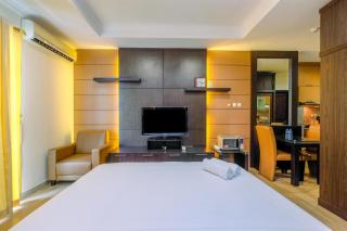 Fancy and Classic Studio Room at Bellezza Apartment By Travelio - Jakarta - 8