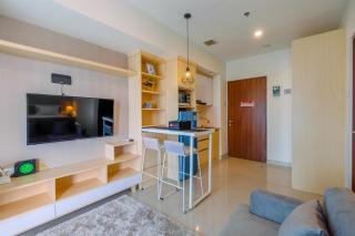 Cozy and Great Choice Studio at Grand Kamala Lagoon Apartment By Travelio - Bekasi - 7