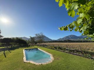 Jackson's Cottage - 1