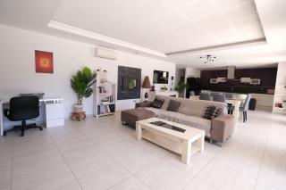 very pretty contemporary villa with pool located in Aureille in the alpilles, close to the center on foot. sleeps 4. - Aureille - 7