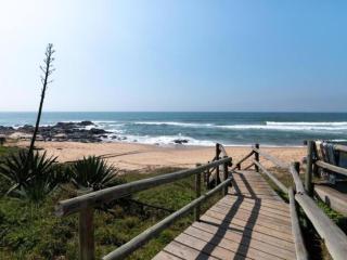 Idwala Tides 14 Casablanca Tri-Story Apartment - Ballito - Ballito - 4