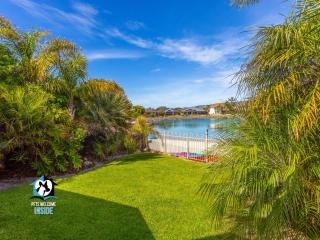 Lake Front - Tropical Retreat at Encounter Bay! - Encounter Bay - 9