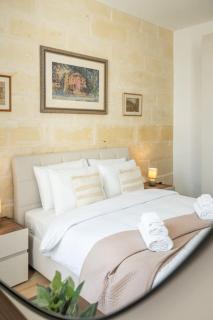 Exclusive Seafront Townhouse Sliema, Valletta view - Sliema - 2