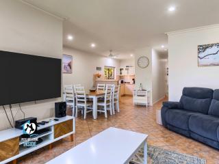 Lake Front - Tropical Retreat at Encounter Bay! - Encounter Bay - 7
