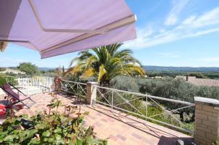 vacation home with private swimming-pool and a nice view on the luberon mountain, located in merindol, 8 persons - 2