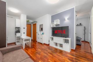 Free Private Parking - 5min to Metro - Balcony - Quiet - Milan - 9