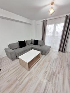 Ultracentral 4Bedroom with 2 Bathrooms Cozy Apartment in Suceava - Suceava - 1