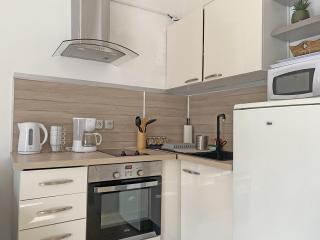 pleasant gîte, with collective heated swimming pool, in the heart of the alpilles in mouriès, 4/6 people. - Mouriès - 7