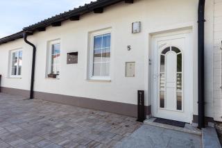 Haus Mona Lisa-Nähe Parndorf-Neusiedl-Wien-HU-SK - Bruck an der Leitha - 0