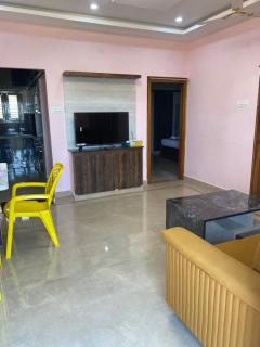 Athidi Luxury Home Stay - AC 2BHK Fully Furnished Flat with TV, WI-FI, 24Hrs Hot water, Parking, Elevator, Power Backup - Tirupati - 3