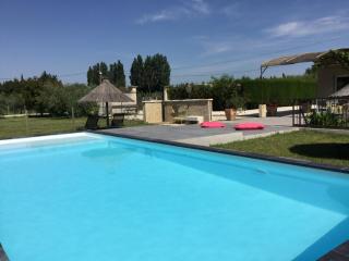 beautiful provencal mas with pool in barbentane, close to avignon, sleeps 8. - Barbentane - 9