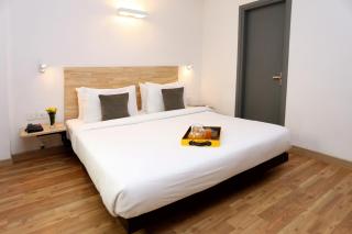Townhouse Kaushambi Metro Ghaziabad - Ghaziabad - 6