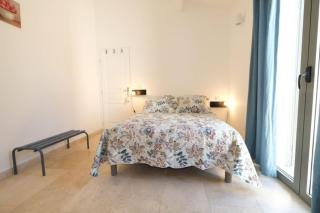 charming vacation rental with heated pool at the foot of the alpilles, in aureille, close to the center of the village on foot, sleeps 6/8 people in provence. - Aureille - 6