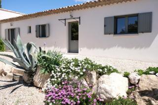 charming vacation rental with heated pool at the foot of the alpilles, in aureille, close to the center of the village on foot, sleeps 6/8 people in provence. - Aureille - 5