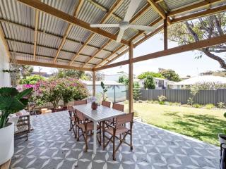 Stylish Shack Falcon Bay - 4